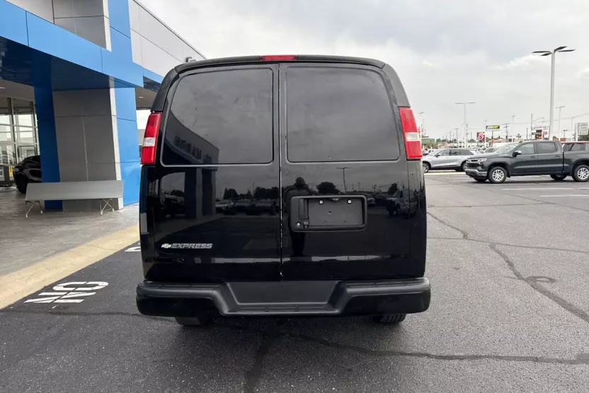 2019 Chevrolet Express Cargo 2500 Base photo 1