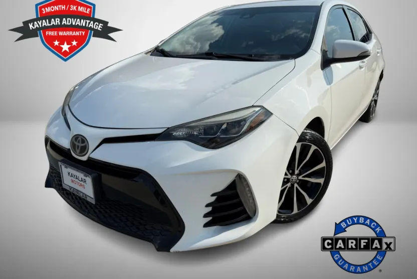 2017 Toyota Corolla LE photo 1