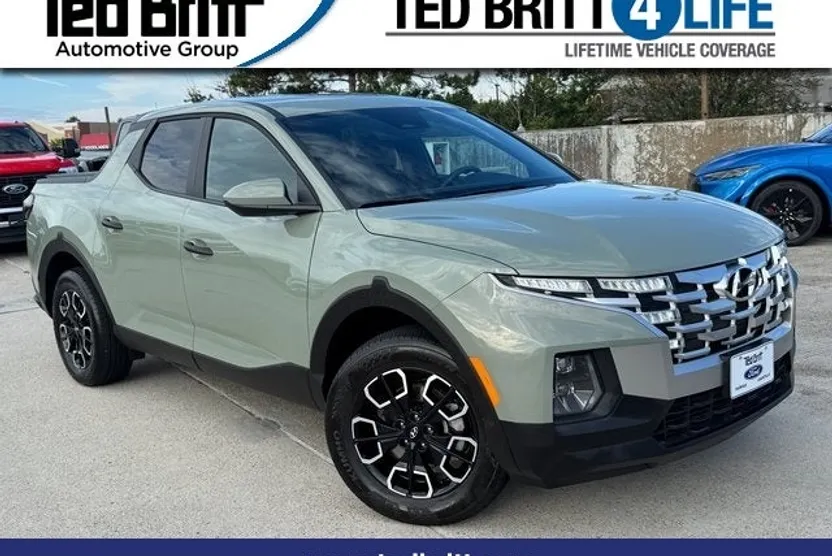 2024 Hyundai Santa Cruz SE photo 1