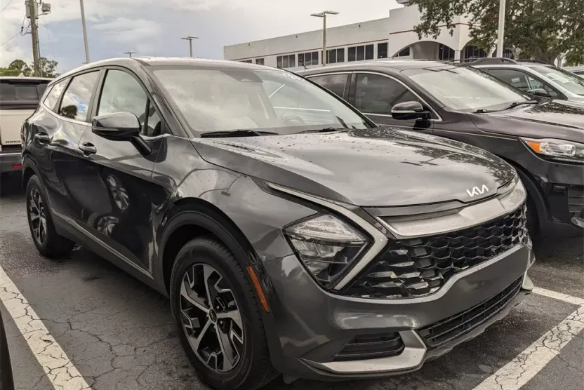 2023 Kia Sportage EX photo 1