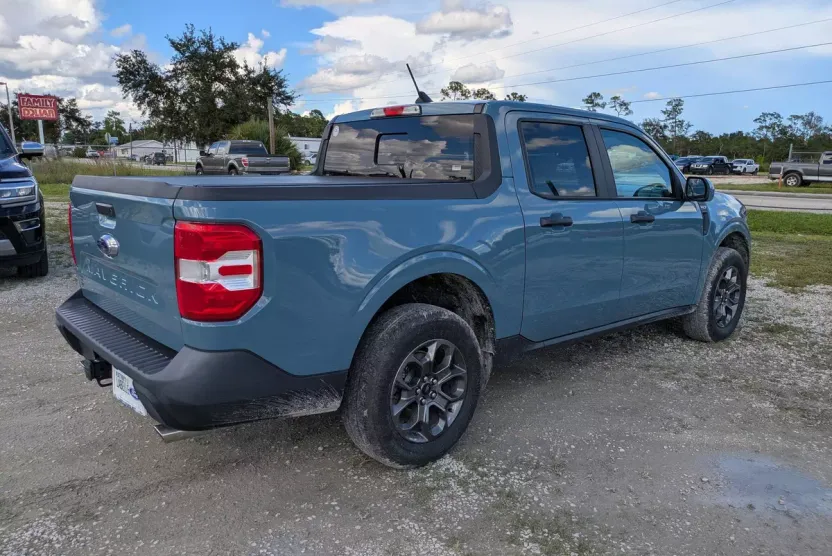 2022 Ford Maverick XLT photo 1