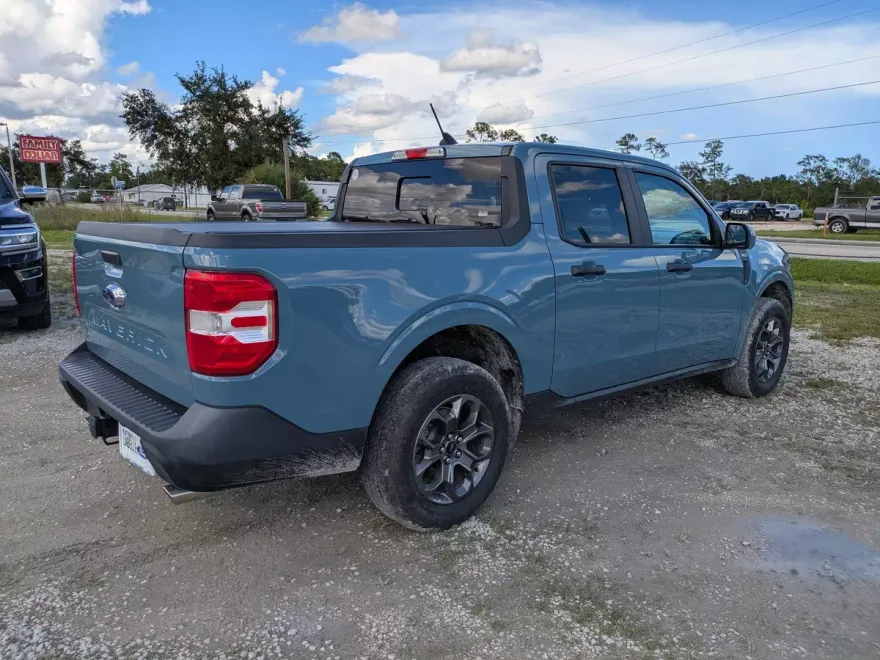 2022 Ford Maverick XLT photo 1