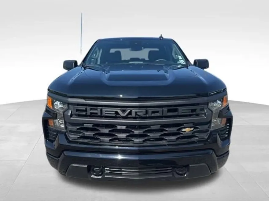 2022 Chevrolet Silverado 1500 Custom photo 1