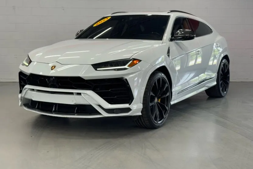2021 Lamborghini Urus photo 1