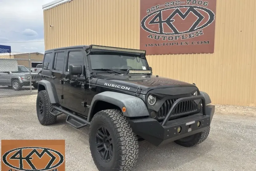 2016 Jeep Wrangler Unlimited Rubicon photo 1