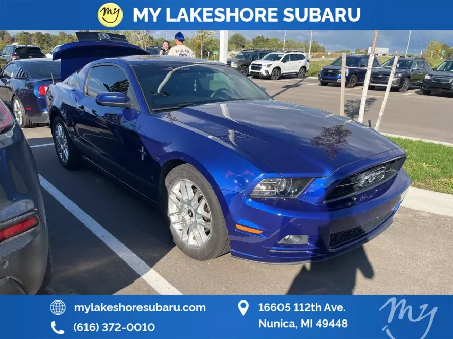2014 Ford Mustang Premium photo 1