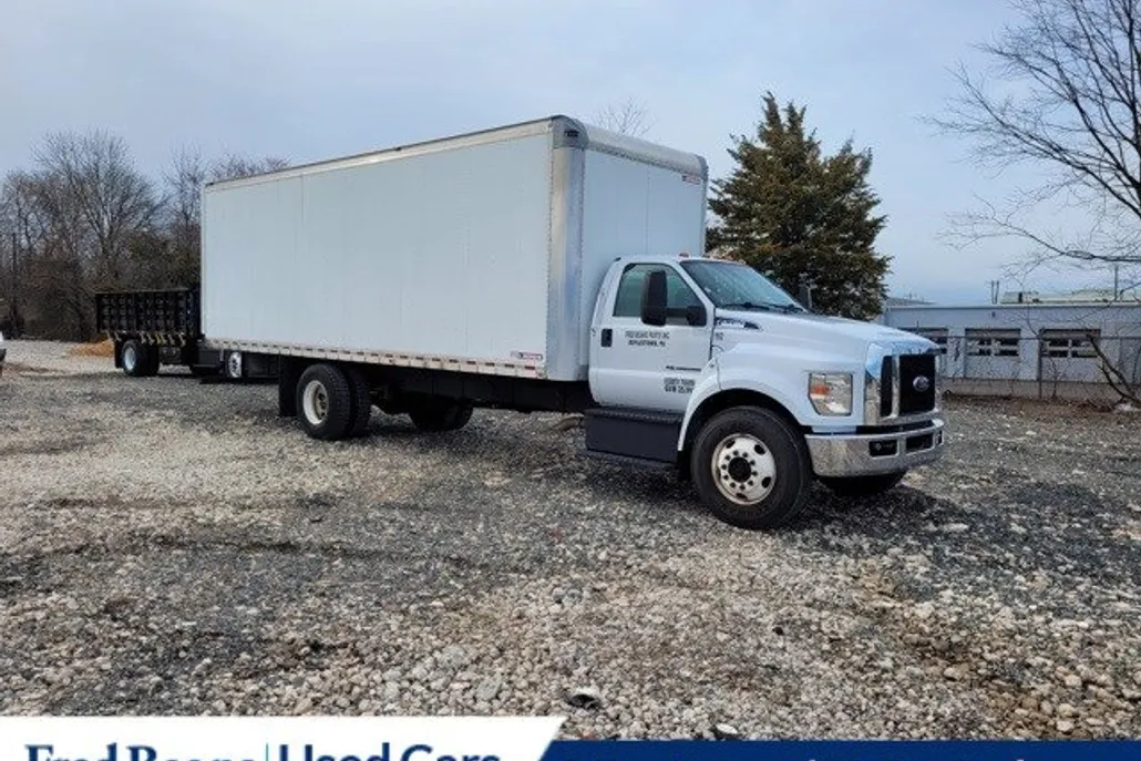 2017 Ford F-750 photo 1