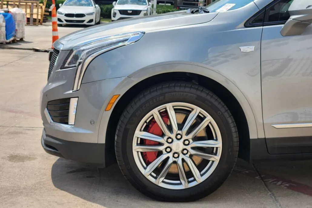 2025 Cadillac XT5 Sport photo 1