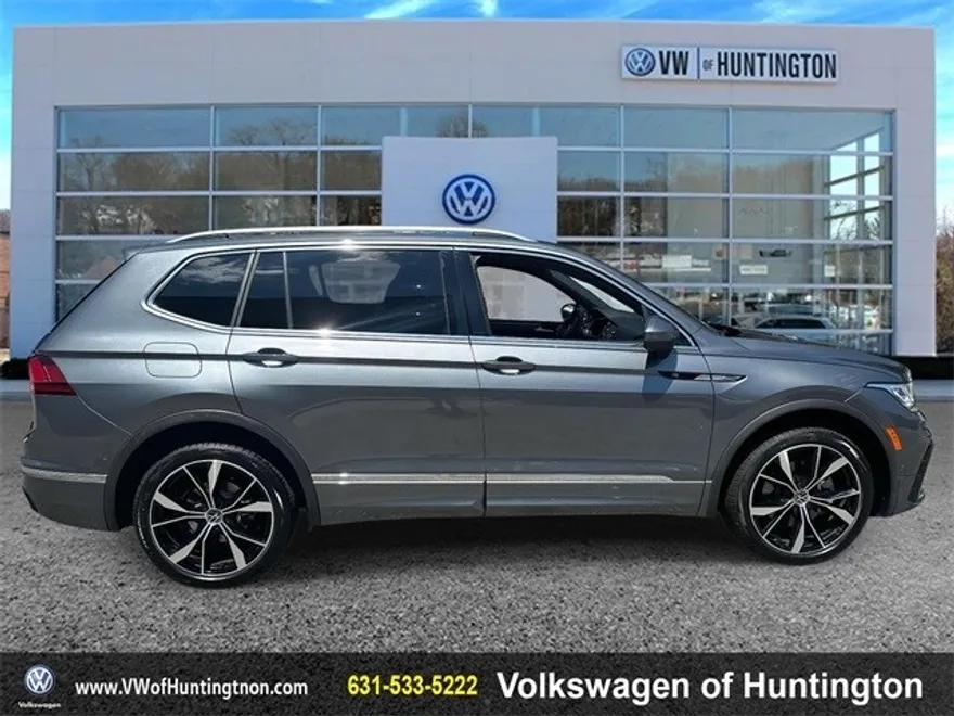 2022 Volkswagen Tiguan SEL Premium R-Line photo 1