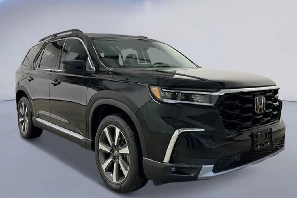 2025 Honda Pilot Touring photo 1
