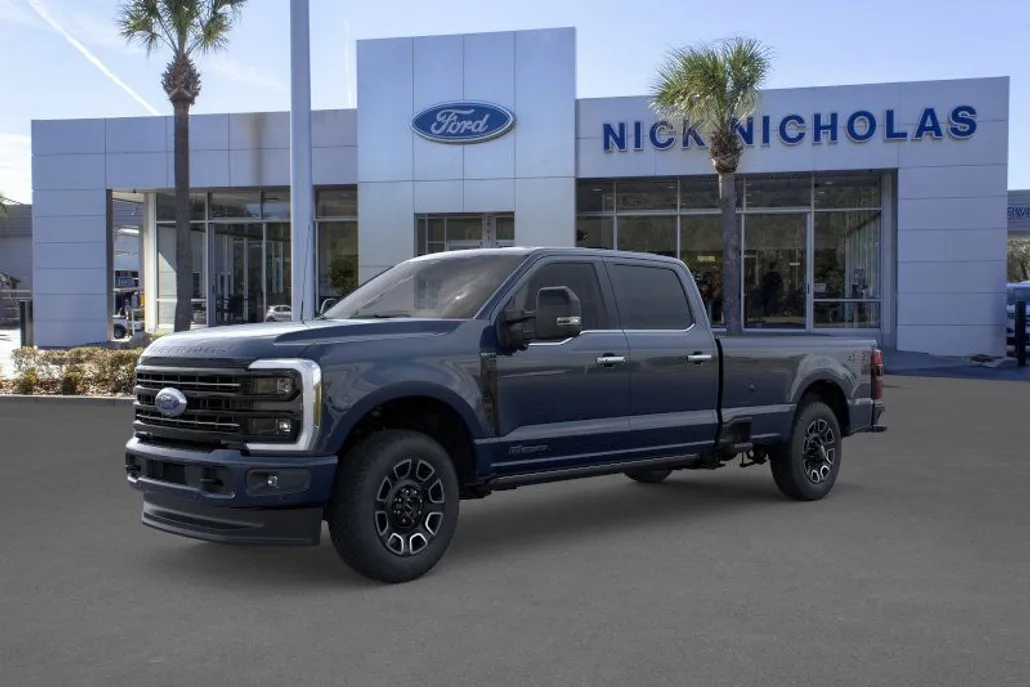 2025 Ford F-350 Platinum photo 1