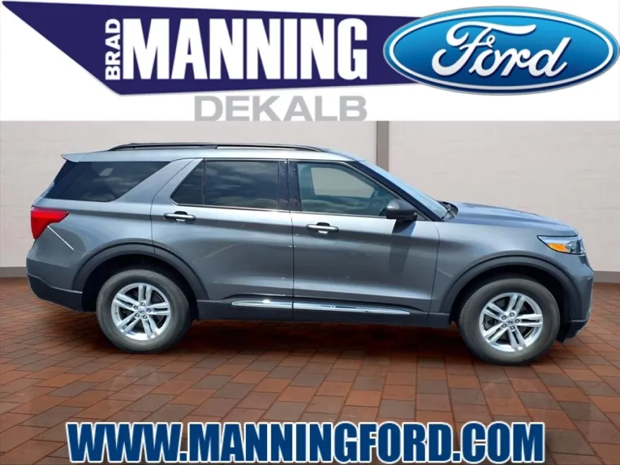 2023 Ford Explorer XLT photo 1