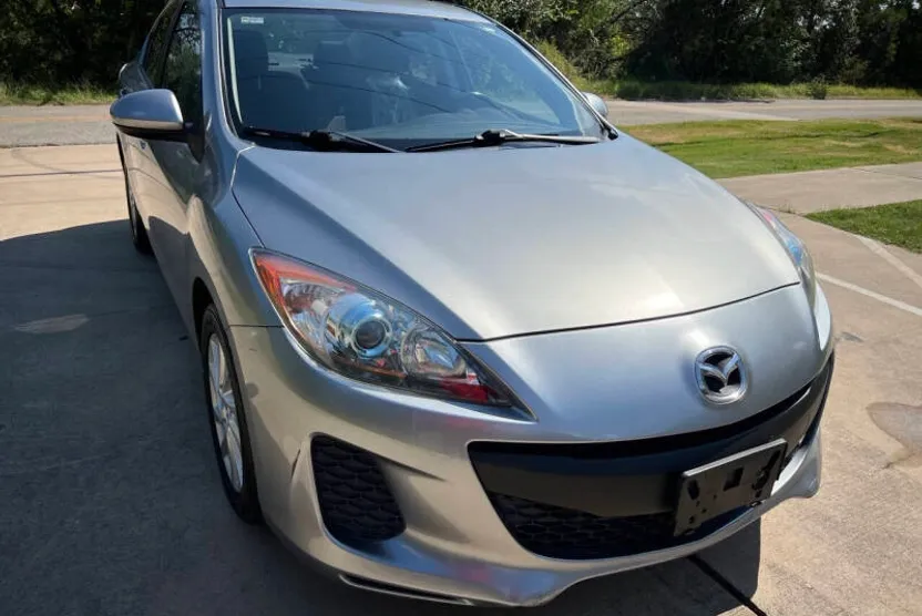2012 Mazda Mazda3 Touring photo 1