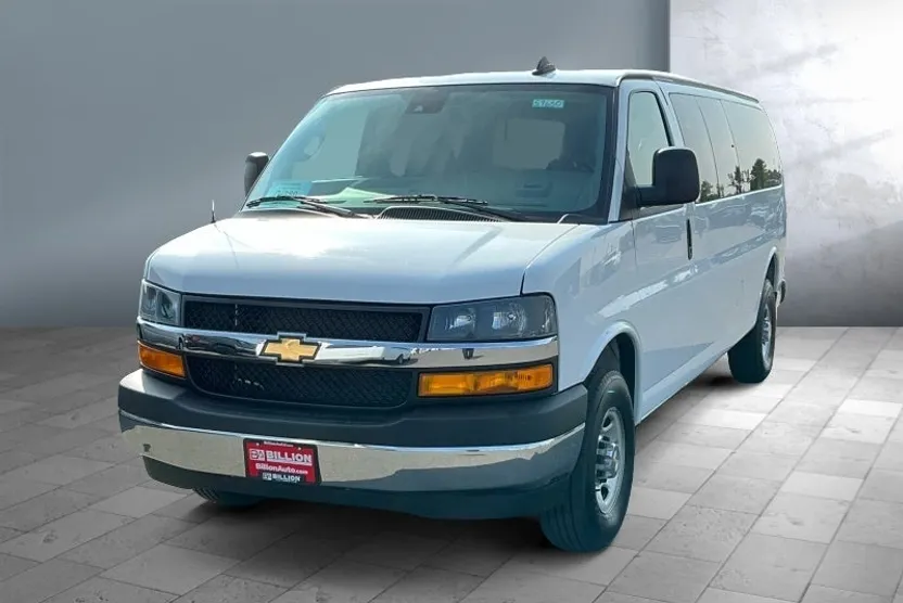 2025 Chevrolet Express Passenger 3500 photo 1