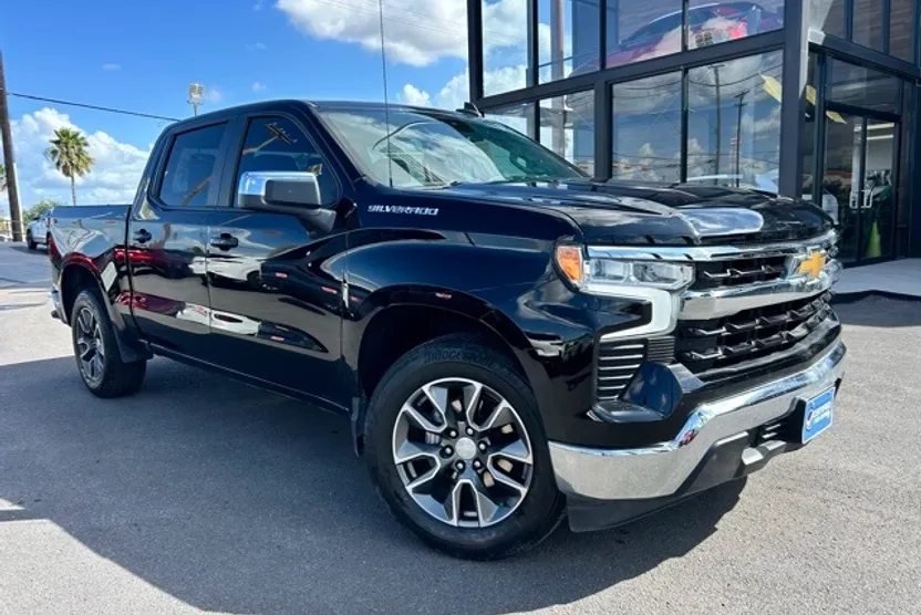 2023 Chevrolet Silverado 1500 LT photo 1