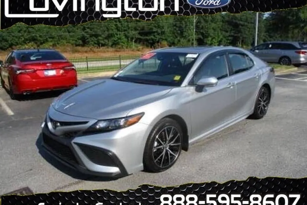 2024 Toyota Camry SE photo 1