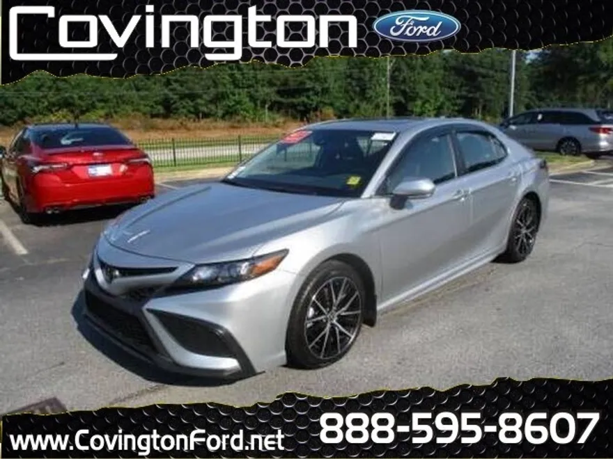 2024 Toyota Camry SE photo 1