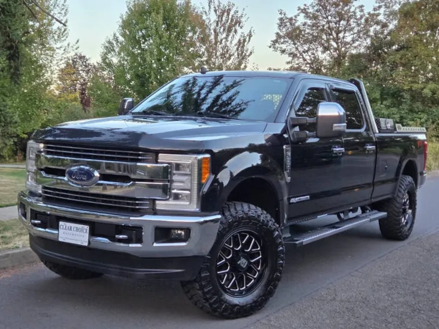 2019 Ford F-350 Lariat photo 1