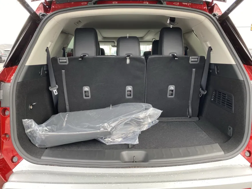 2025 Nissan Pathfinder SL photo 1