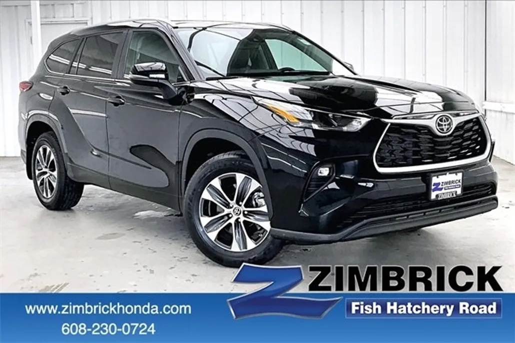 2023 Toyota Highlander XLE photo 1