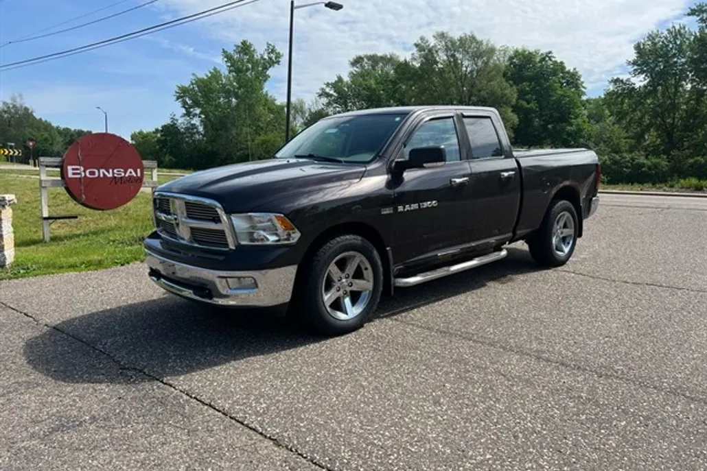 2011 Ram 1500 SLT photo 1