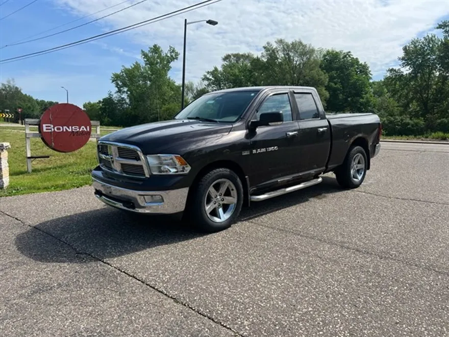 2011 Ram 1500 SLT photo 1
