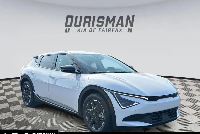 2025 Kia EV6 Light photo 1