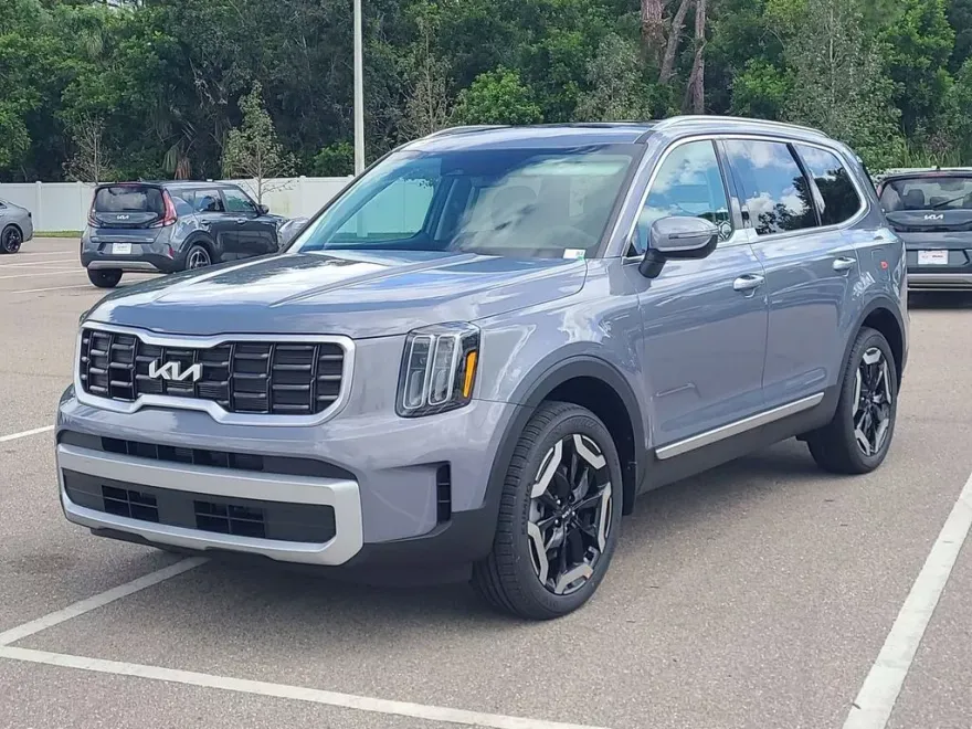 2025 Kia Telluride S photo 1