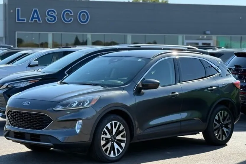 2020 Ford Escape SEL photo 1