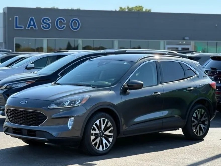 2020 Ford Escape SEL photo 1