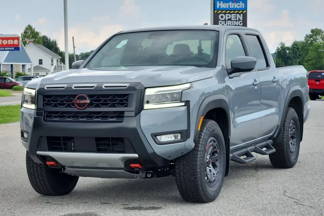 2025 Nissan Frontier Crew Cab PRO-4X photo 1