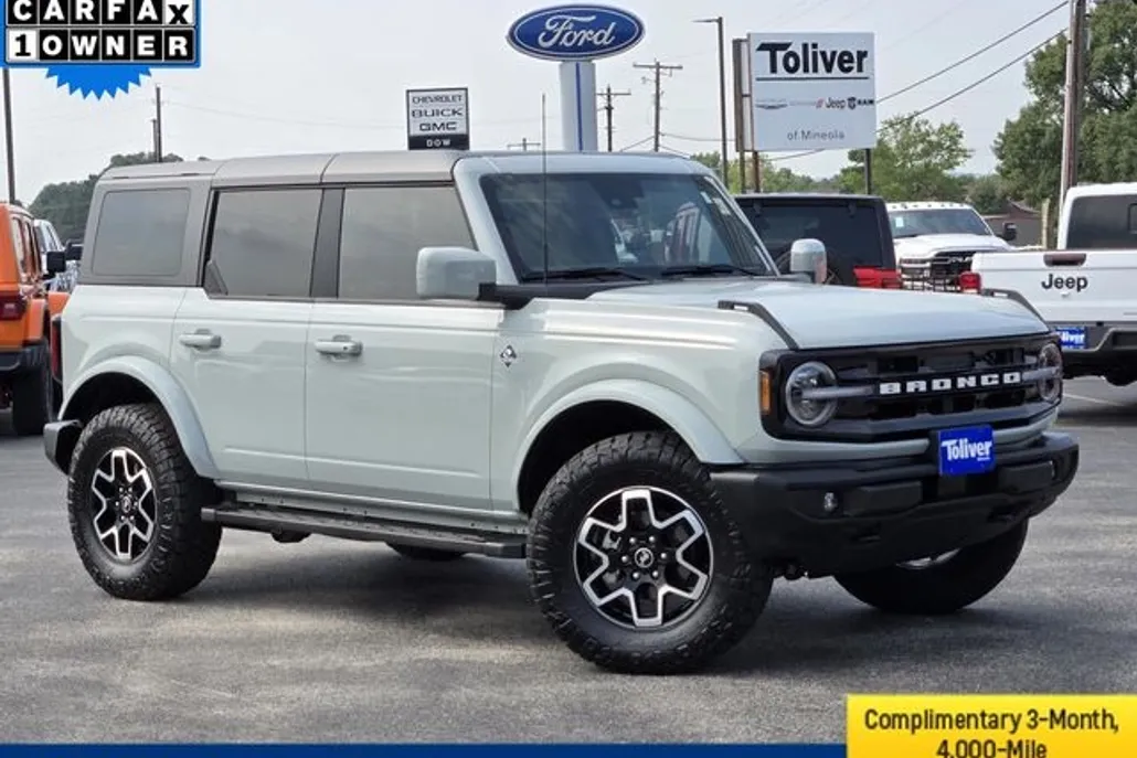 2024 Ford Bronco Outer Banks photo 1