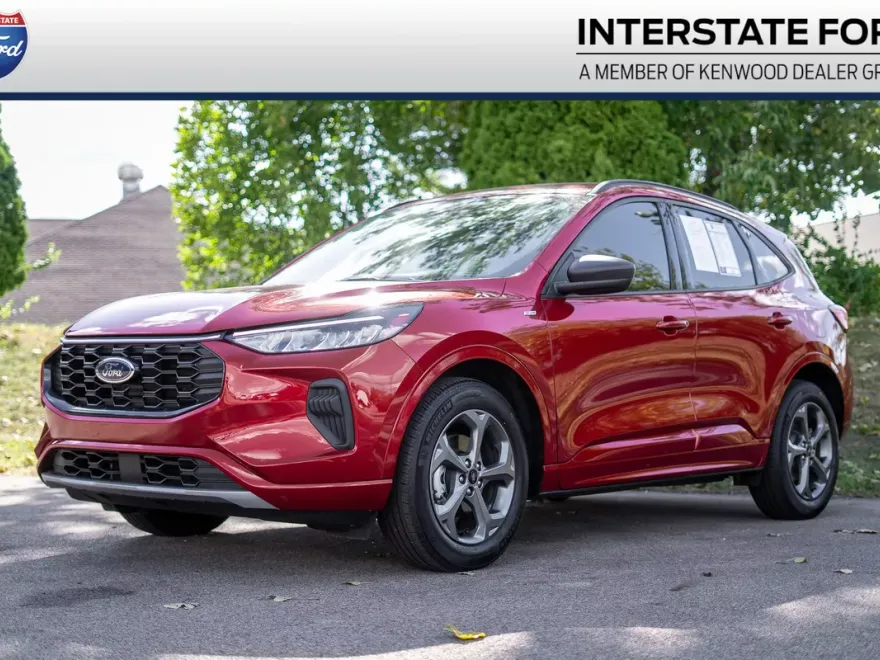 2024 Ford Escape ST-Line photo 1