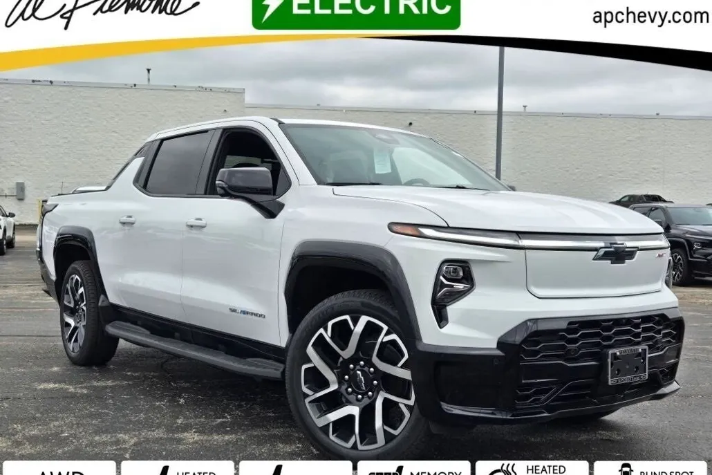 2025 Chevrolet Silverado EV RST photo 1