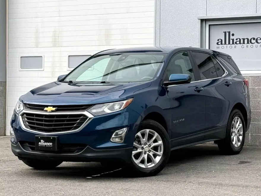 2021 Chevrolet Equinox LT photo 1