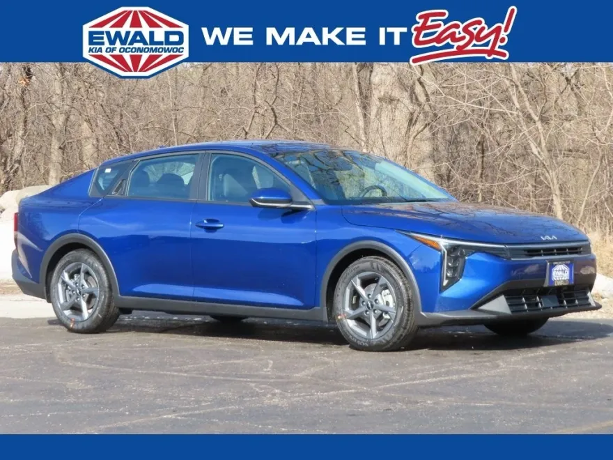 2025 Kia K4 LXS photo 1