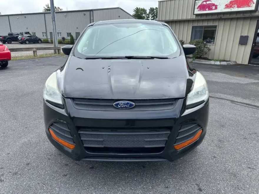 2013 Ford Escape S photo 1