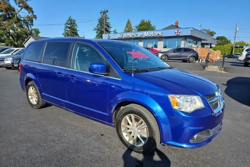 2020 Dodge Grand Caravan SXT photo 1