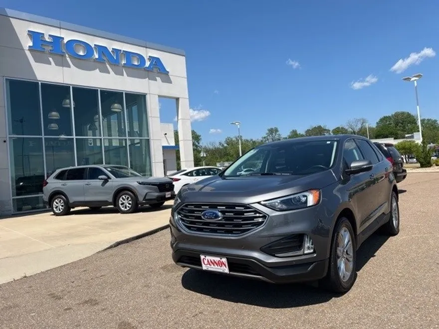 2024 Ford Edge Titanium photo 1