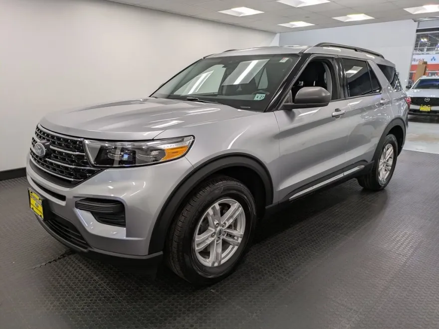 2022 Ford Explorer XLT photo 1