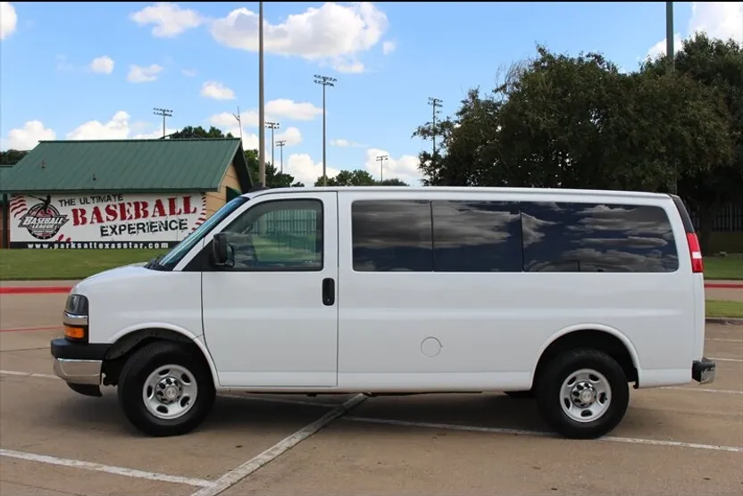2020 Chevrolet Express LT photo 1