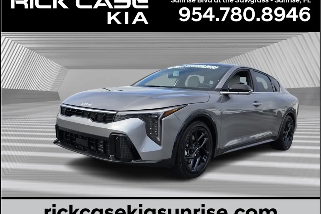 2025 Kia K4 GT-Line Turbo photo 1