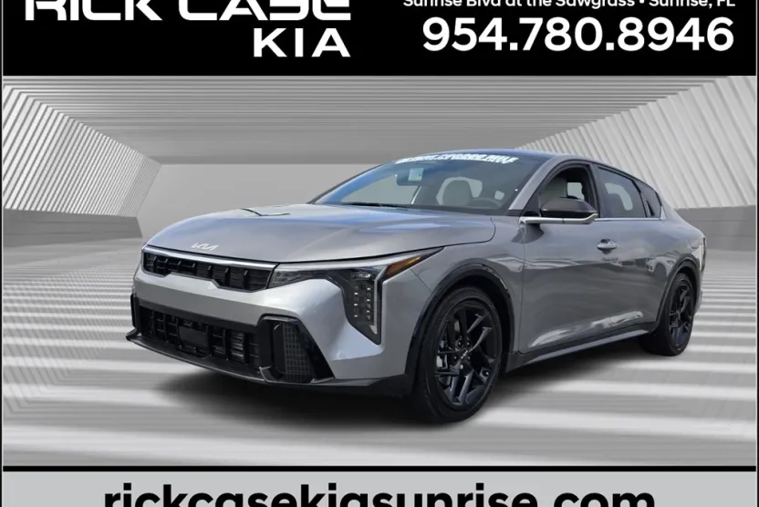2025 Kia K4 GT-Line Turbo photo 1