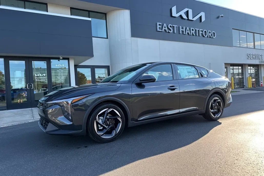 2025 Kia K4 EX photo 1