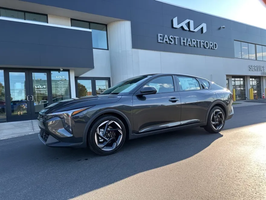 2025 Kia K4 EX photo 1