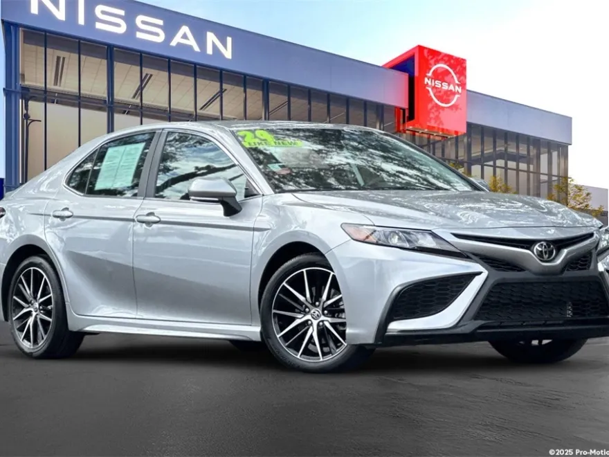 2024 Toyota Camry SE photo 1