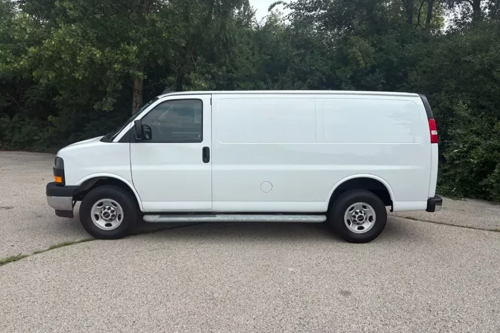 2023 Gmc Savana 2500 Cargo photo 1