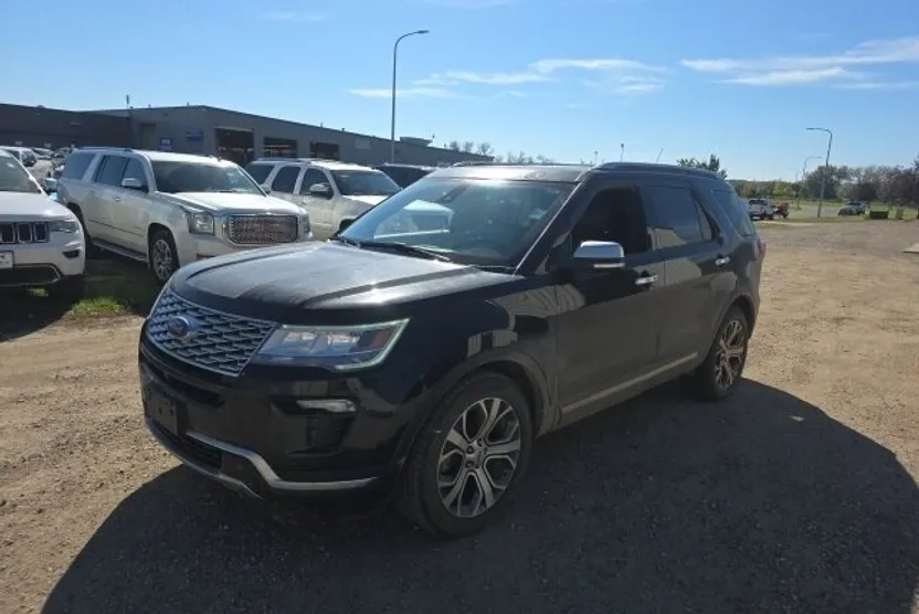 2019 Ford Explorer Platinum photo 1