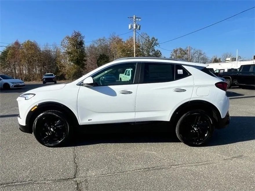 2025 Buick Encore GX Sport Touring photo 2