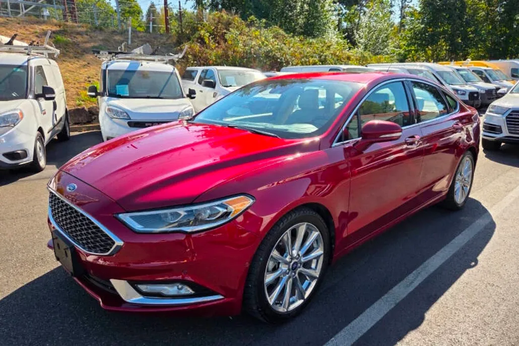2017 Ford Fusion Platinum photo 1
